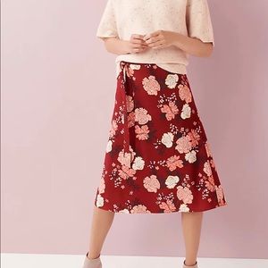 Loft Size Small Floral tie waist polyester midi skirt NWOT